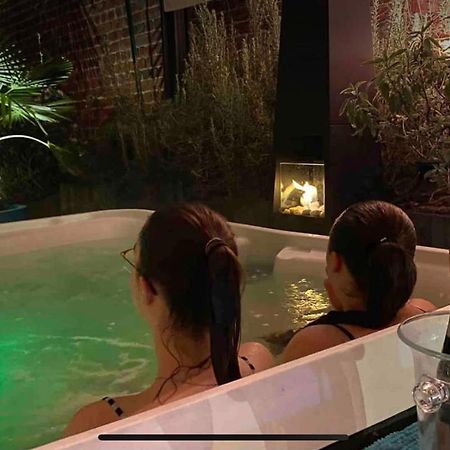 Appartamento Le Jacuzzi De Marie Tourcoing Esterno foto