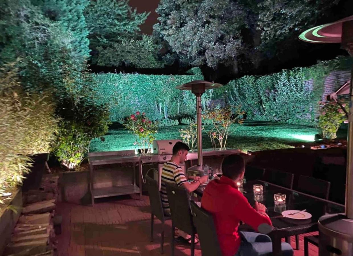 Appartamento Le Jacuzzi De Marie Tourcoing Esterno foto